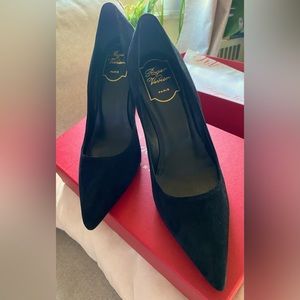 Roger Vivier Decolllete Sphere Pump